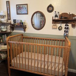 Vintage Style Wooden Baby crib 