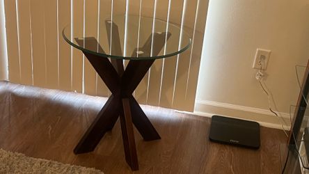 TV,Recliner,TV cabinet,coffee table,round glass table