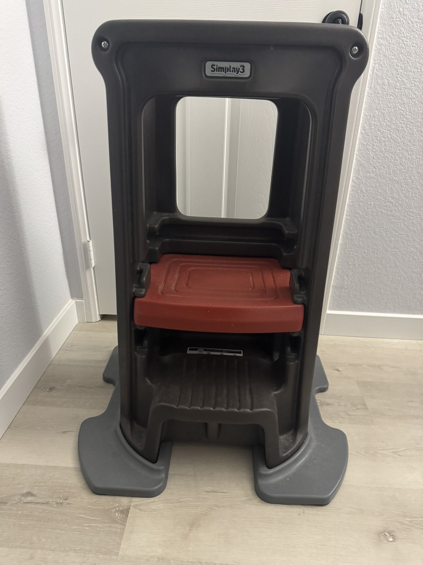 Simplay Toddler Tower