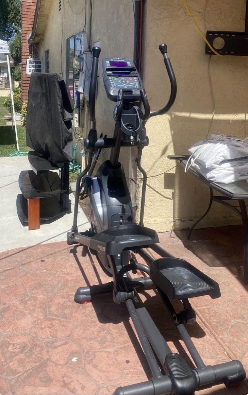 Schwinn Fitness 470 Elliptical Machine - Black