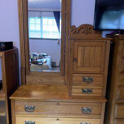 Dresser-Antique