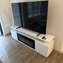 TV Stand & TV
