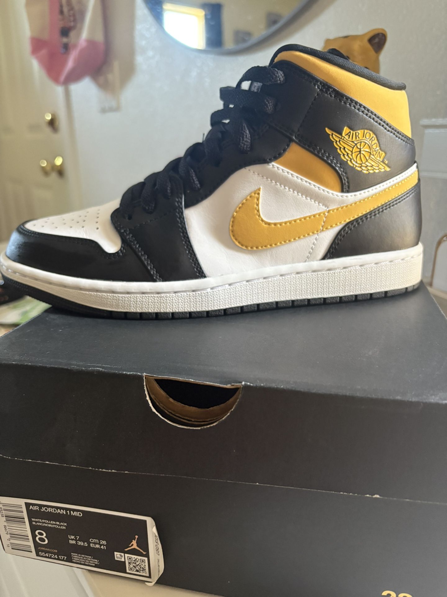 Air Jordan 1 Mid 