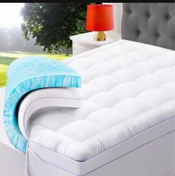 Brand New Queen size ABENE 3 Inch Memory Foam Mattress Topper, 2 Inch Memory Foam Plus 1 Inch Down Alternative Pillowtop Mattress Pad, with Bedside Po