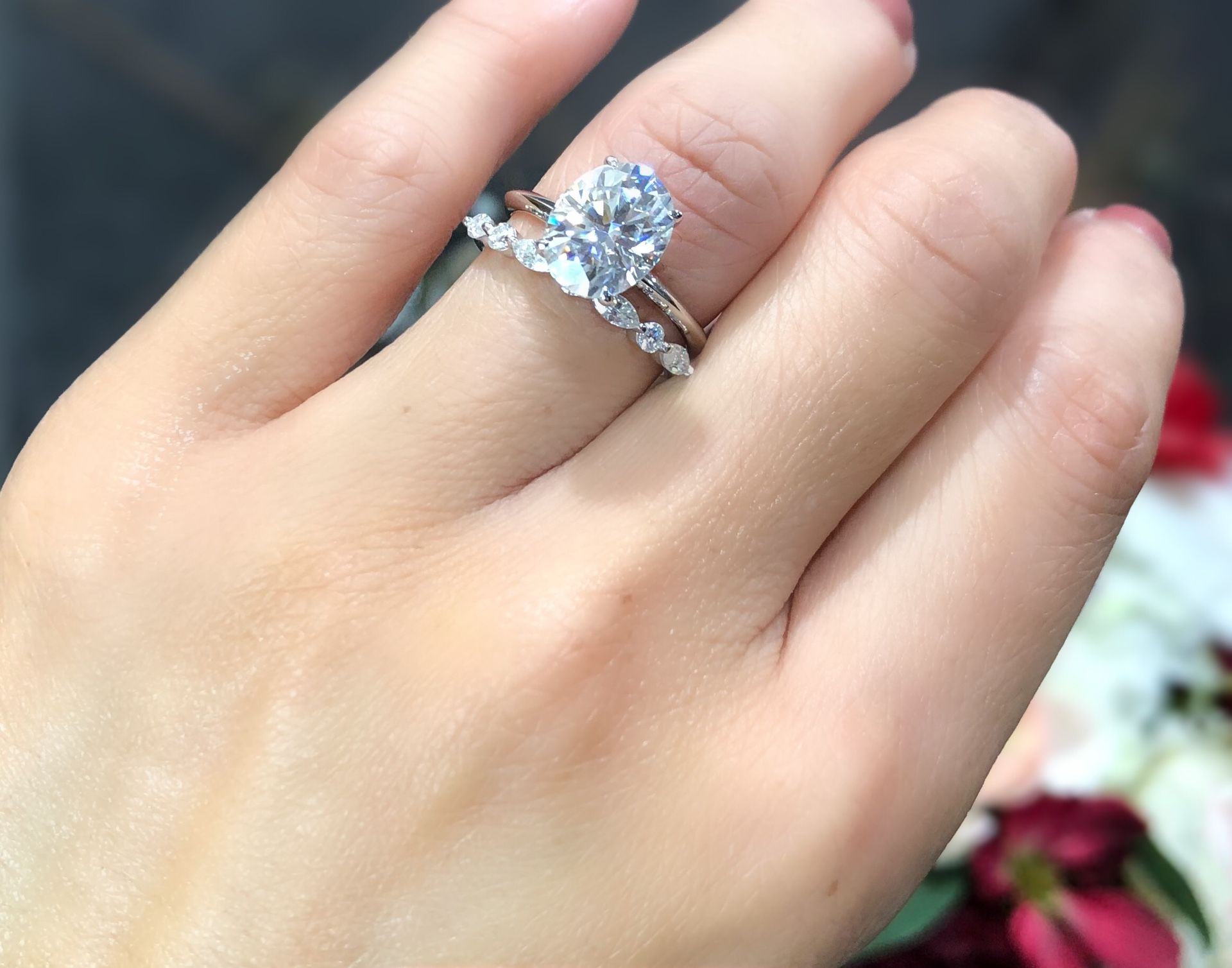 14k White Gold Oval Moissanite Ring Set With Certificate