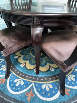 Round Dining Table with Chairs