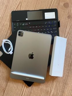 iPad Pro 11” (M2 chip / 2022 model) 4th Generation 128GB with  keyboard case and stylus pen