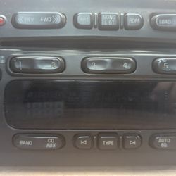 2006 GMC Sierra OEM Radio