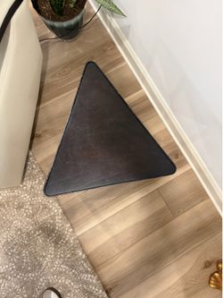 Hammary End table