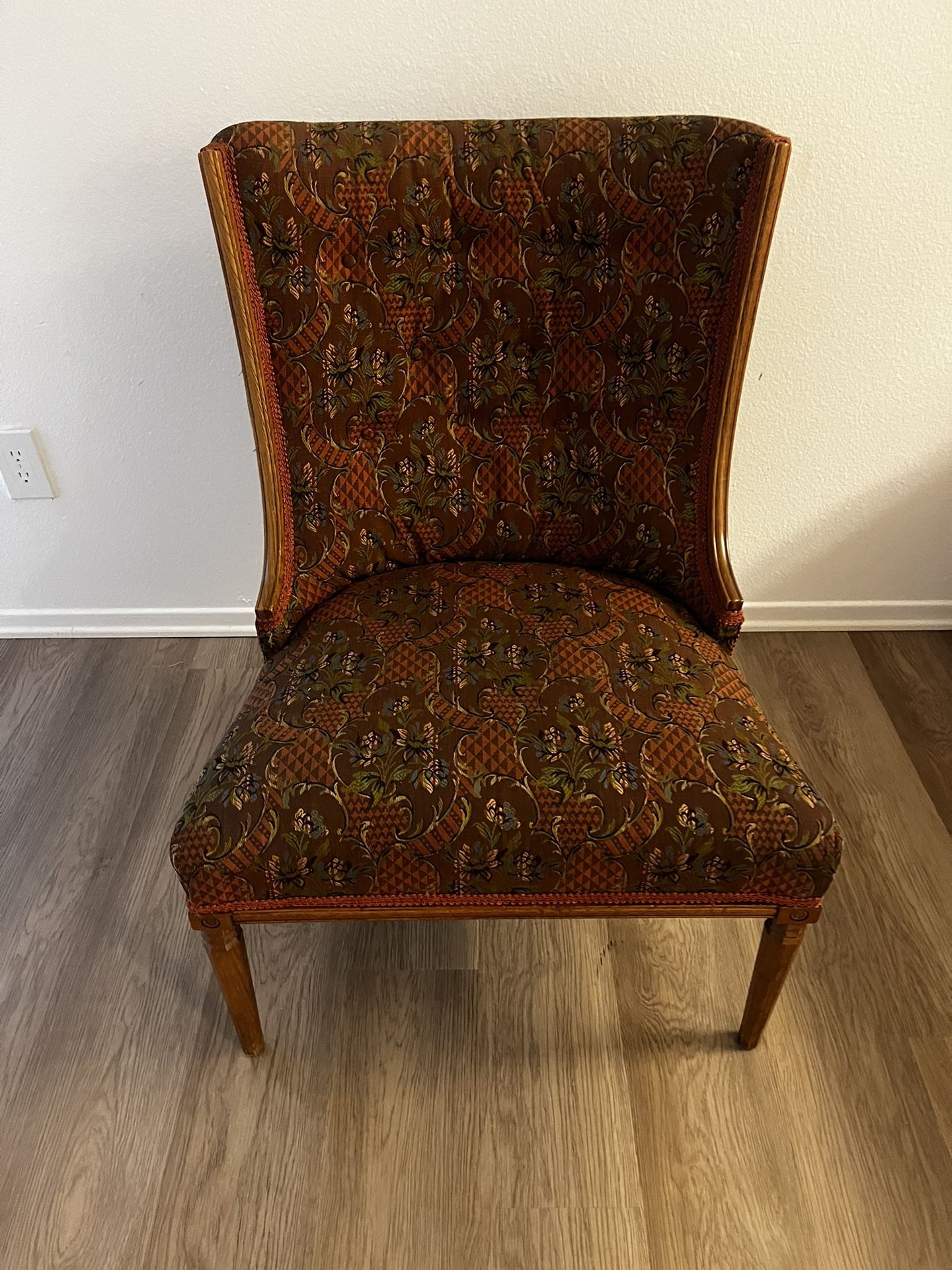 Vintage Wingback Chair 🪑