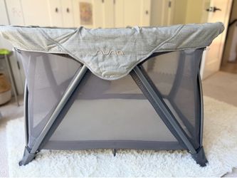 Nuna Sena Aire travel crib