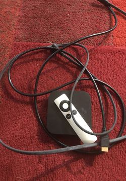 APPLE TV remote in great condition with all wires