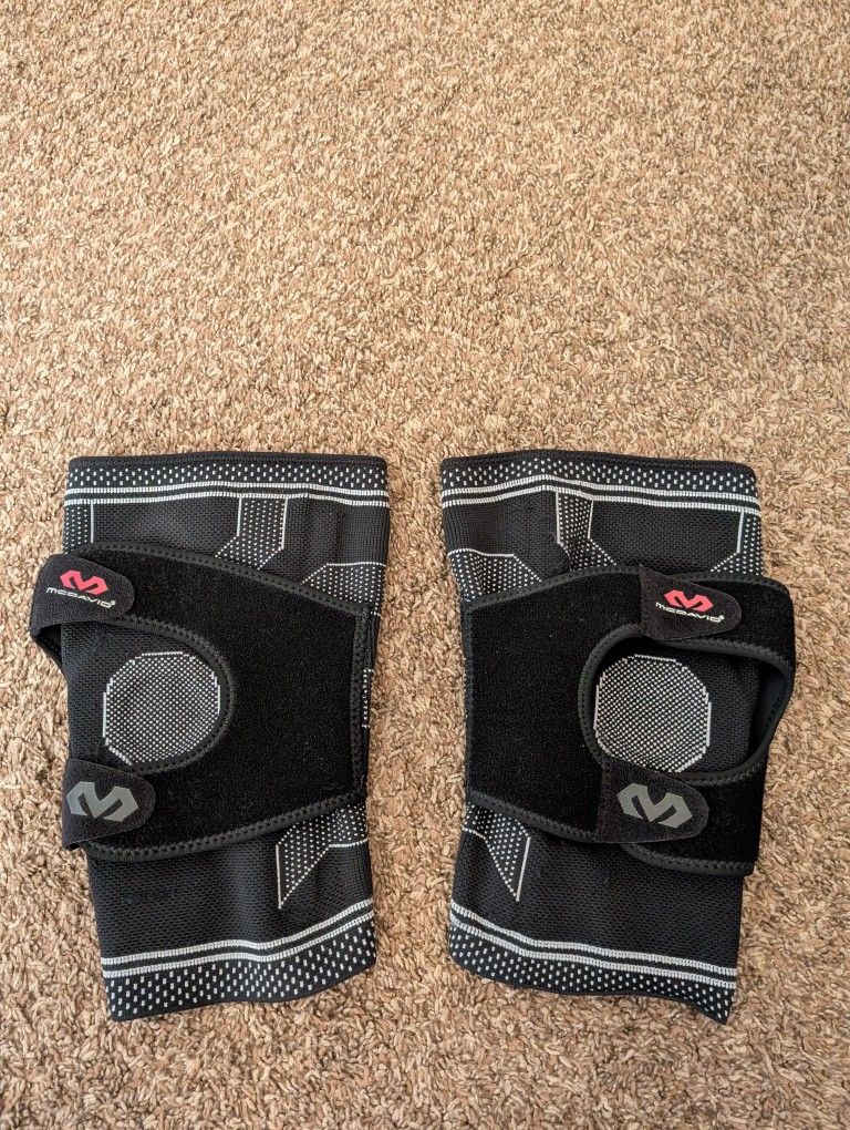 McDavid Engineered Elastic Knee Support With Dual Wrap Men's Large