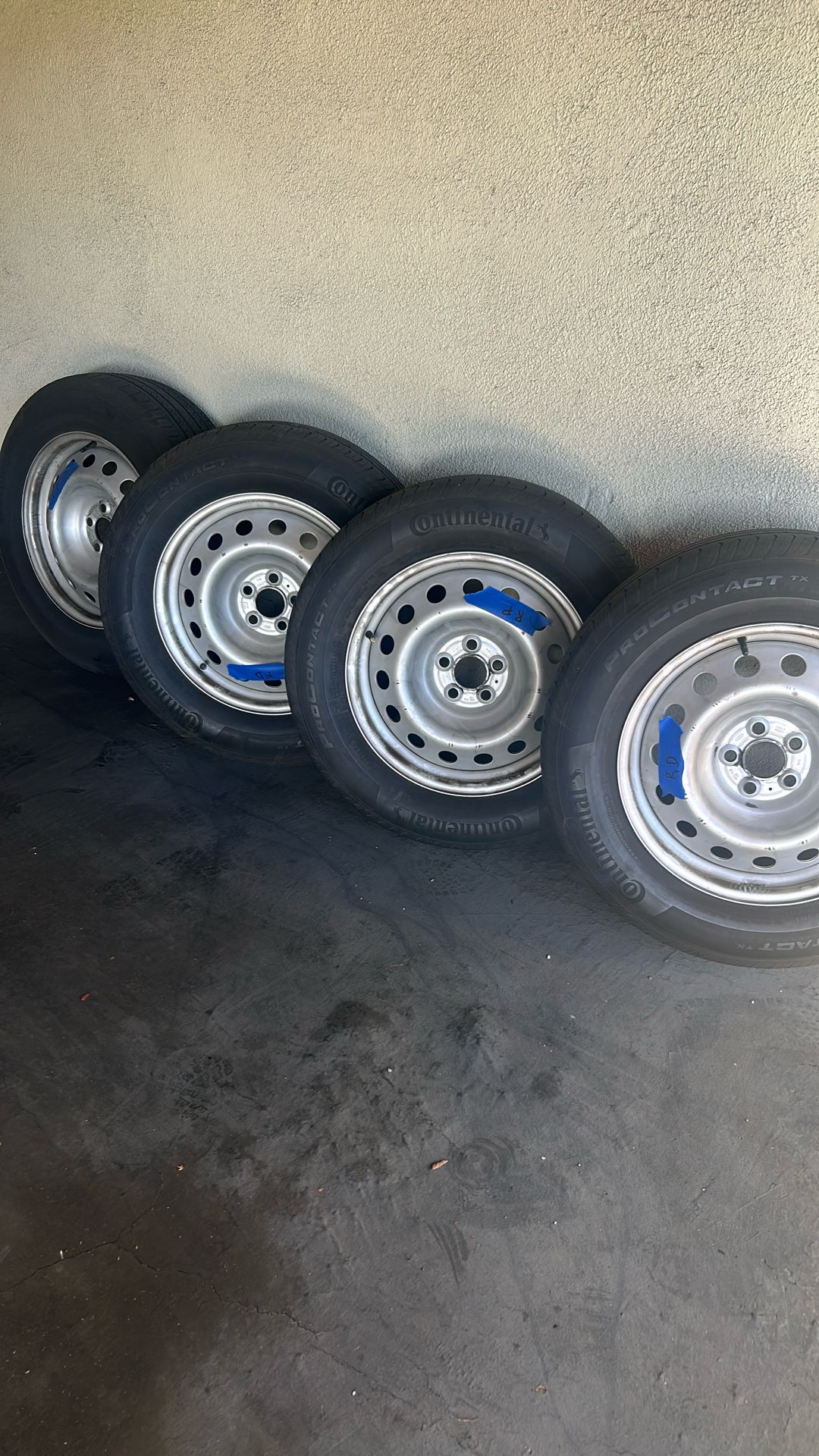 Ford maverick Tires 4