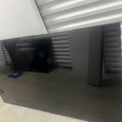 65 Inch ONN ROKU Brand Tv Comes With Wall Mount No Remote Available For Pick Up .