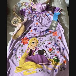 Rapunzel Tangled Costume Braid Wig Long Hair Crown Tiara And Sleeping Gown Size 7/8 NWT Serious inquiries only  Pick up location in the city of Pico R
