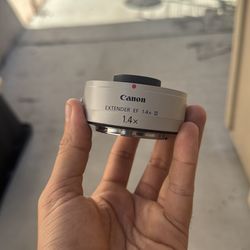 Canon EF 1.4X III Telephoto Extender for Canon Super Telephoto Lenses