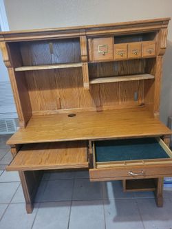 Solid wood, sturdy desk