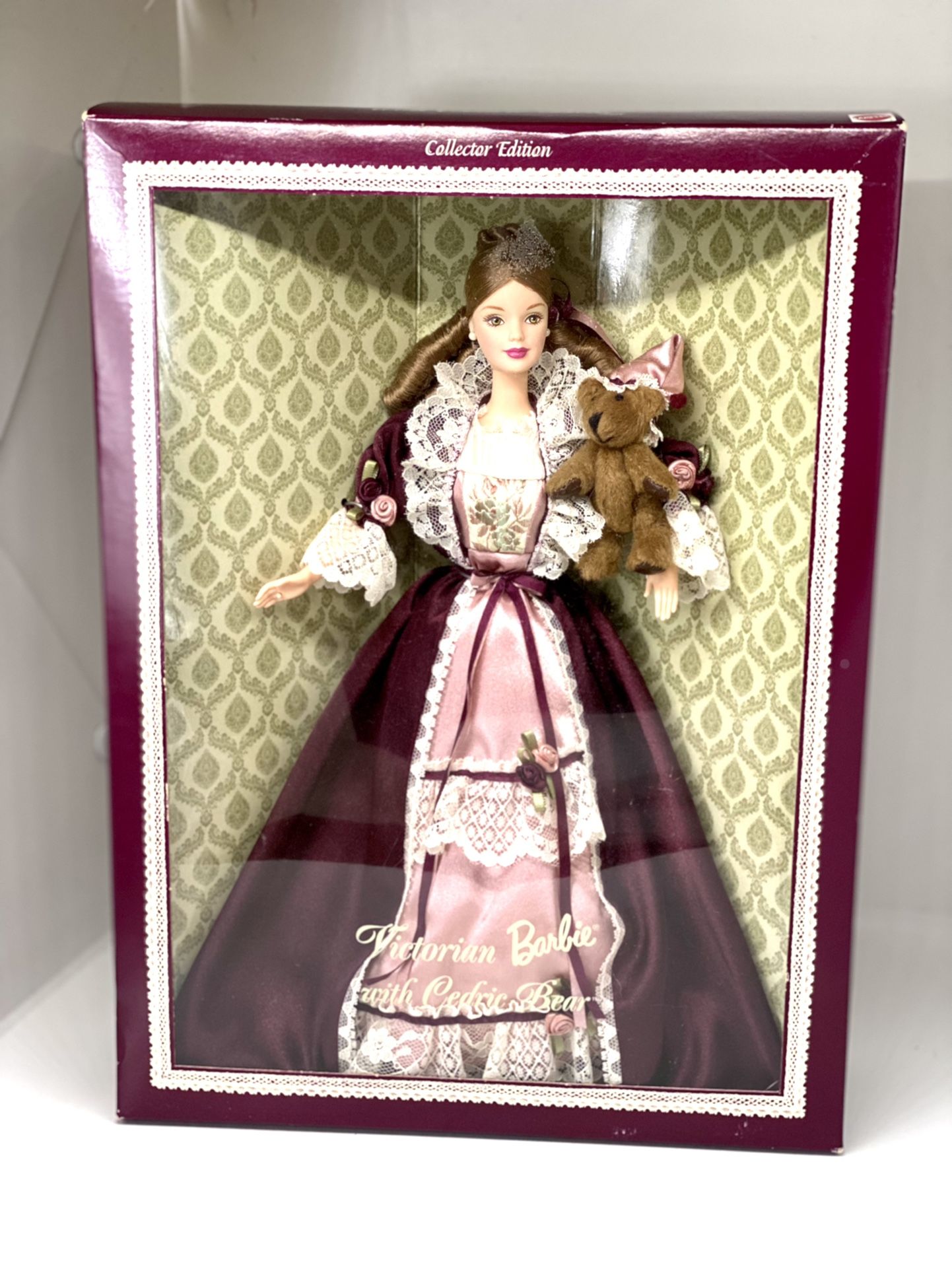 💥RARE~1999 VINTAGE COLLECTABLE EDITION💥Victorian Barbie With Cedric Bear
