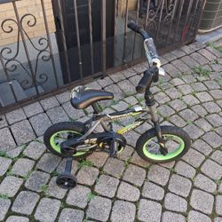 HUFFY Boys Bike With Training Wheels 