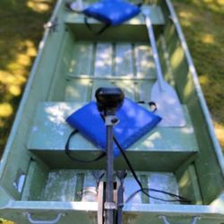 12' Aluminum Jon Boat With 40lb Thrust MinnKota Electric Motor 