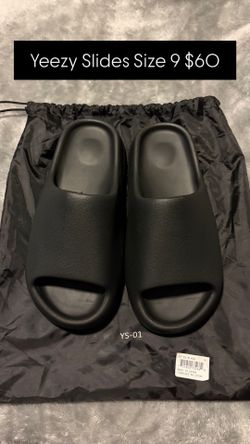 Yeezy Slides Black / Onyx Size 9