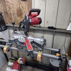 Craftsman Saw With Table 