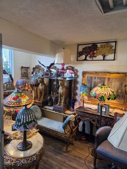 Big sale of antiques, art and furniture today, Saturday and Sunday, from 10 am to 6 pm.