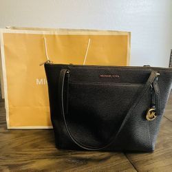 Michael Kors Voyager