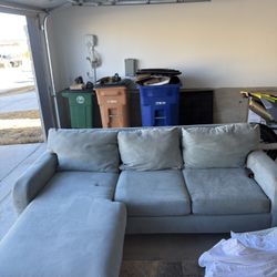 Modern Sectional Couch w/ Chaise
