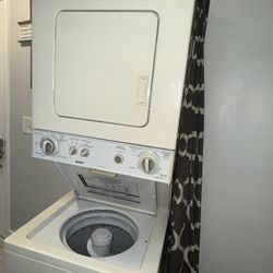 Reliable Stacked Washer & Dryer Unit – Great Condition!