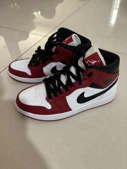 Jordan 1 Mid Chicago
