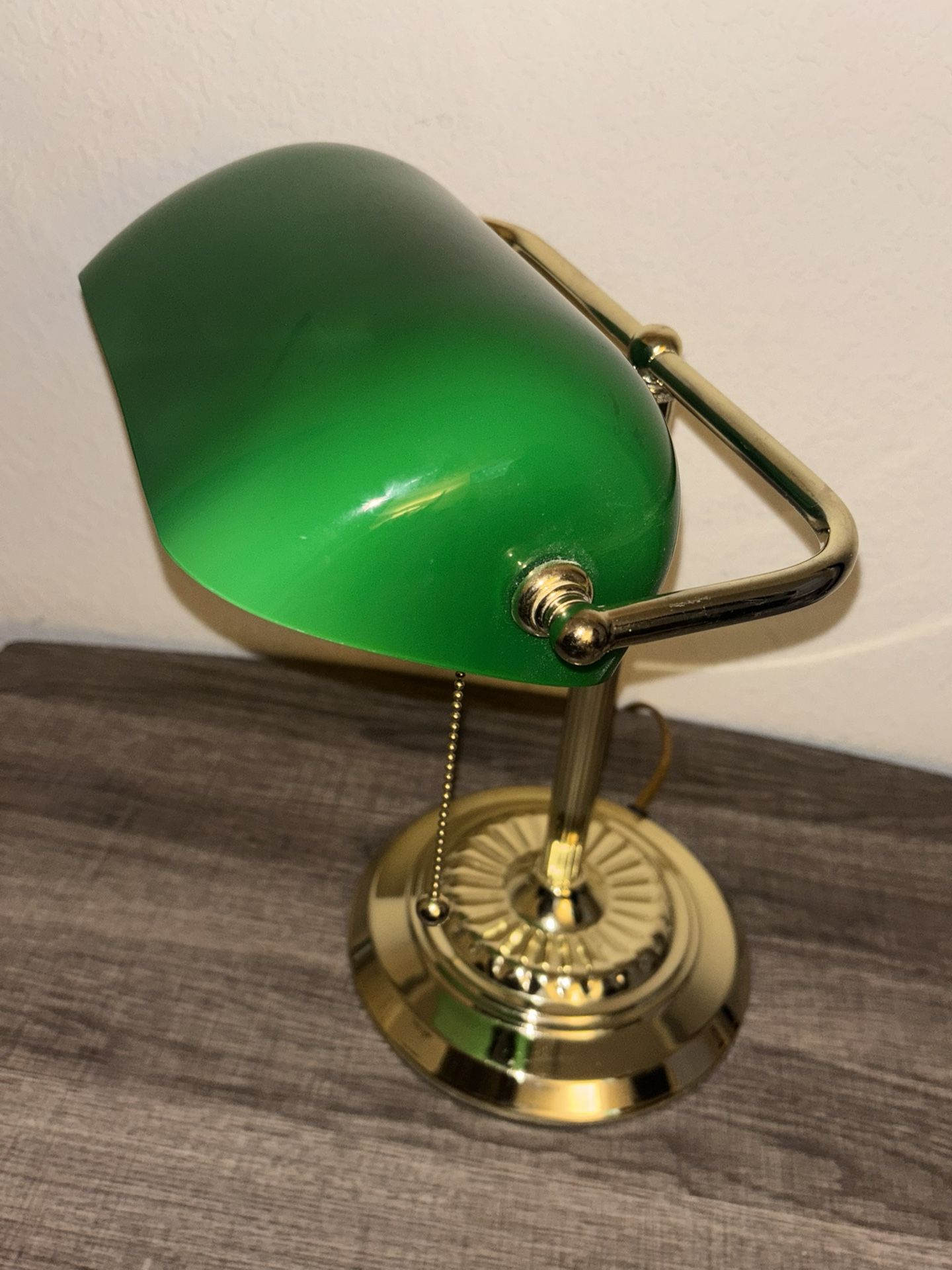 Green Glass Banker’s Desk Lamp – Vintage Brass Style