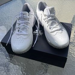 Men’s Sz 10 Nike Varsity Alpha husrache baseball  shoes