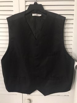 Men’s 2 XL vest.