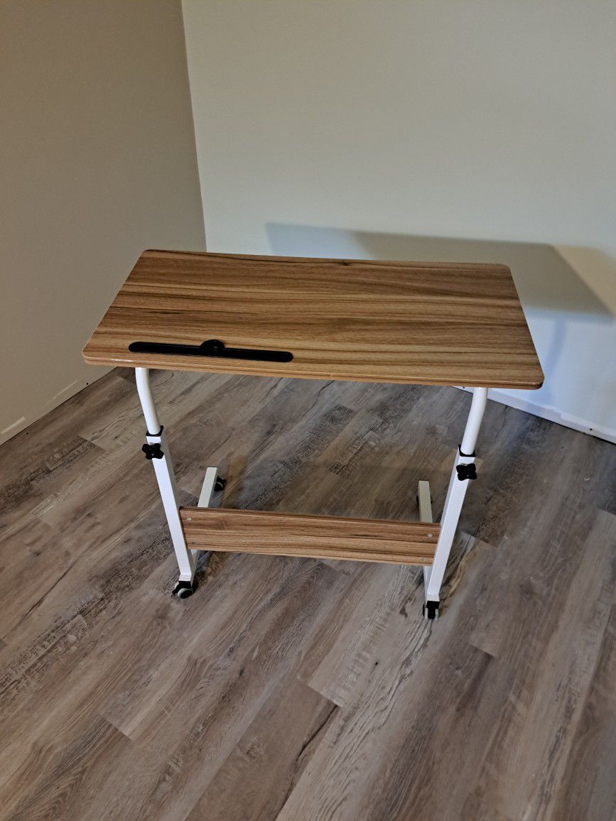 Desk With Wheels