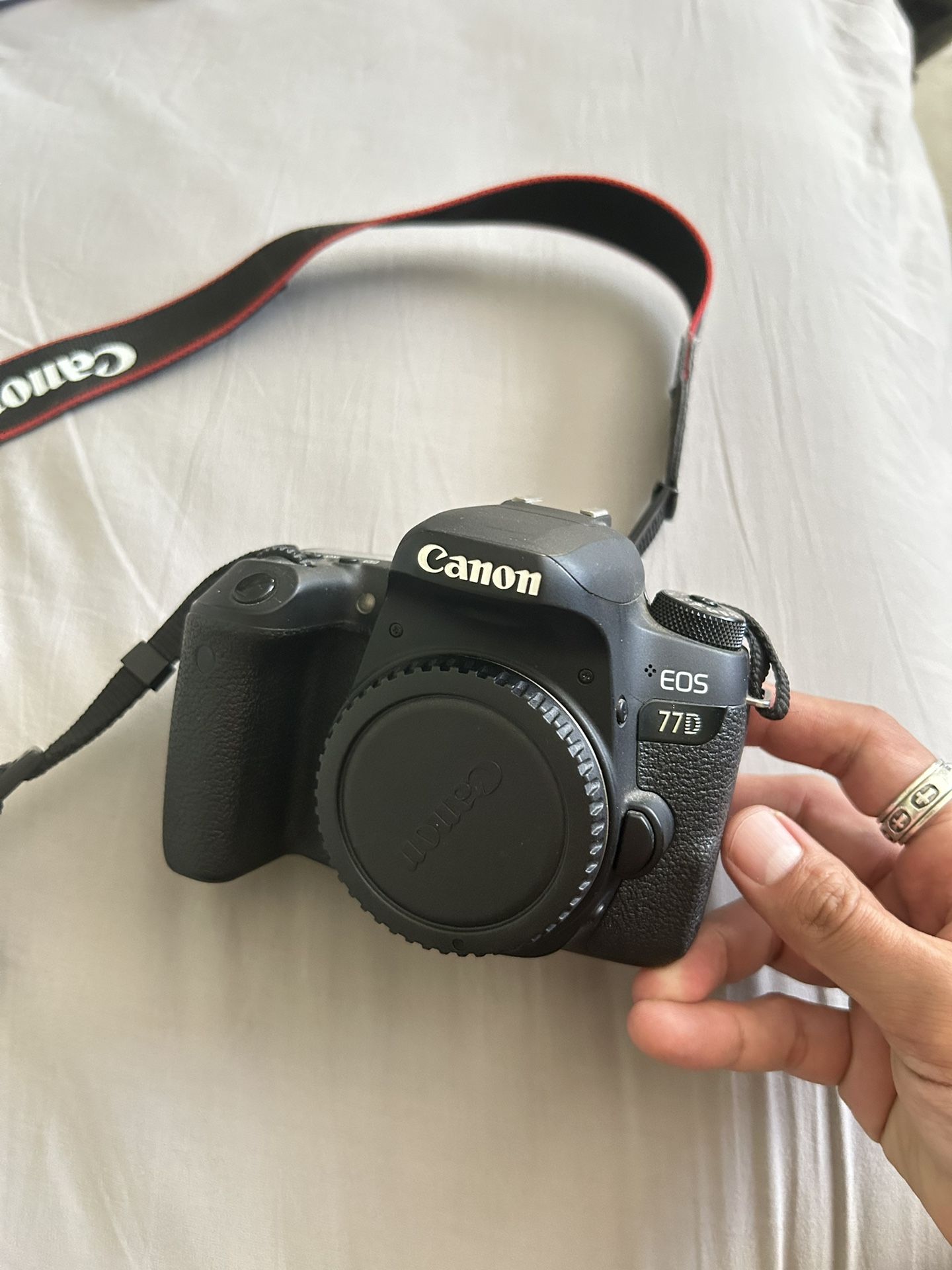 Canon 77D dslr Camera Excellent Condition