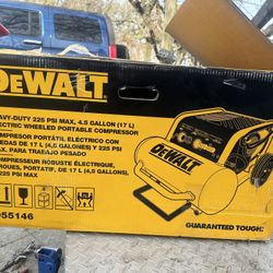 DeWALT Compressor