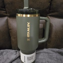 Stanley Spruce Green 40oz With Flip Straw