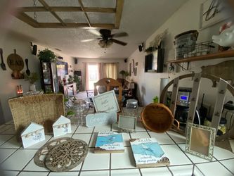 Home decor/read description