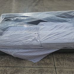 𝑳𝒊𝒈𝒉𝒕 𝒈𝒓𝒆𝒚 𝒄𝒐𝒖𝒄𝒉!