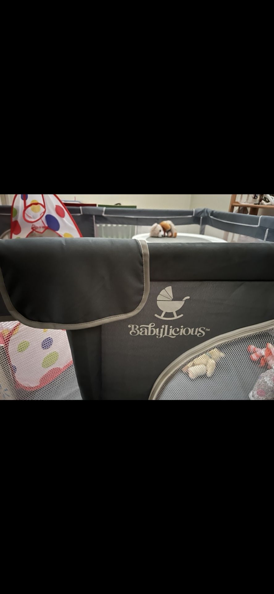 5‘ x 6‘ x 25“ playpen Babylicious