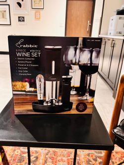 $85 Value - Rabbit ® 8-Piece Wine Tool Set