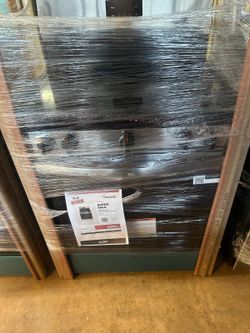Frigidaire FCRE3052BS Electric Range