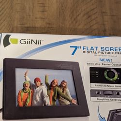 7* Flat Screen Digital Picture Frame 