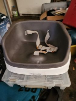 Booster seat for babies and toddlers