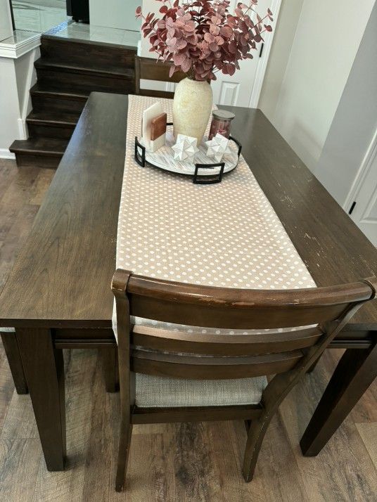 DINING TABLE