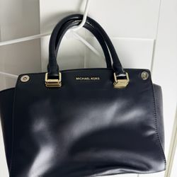 Michael Kors Black Handbag with Interchangeable Flaps Red Blue