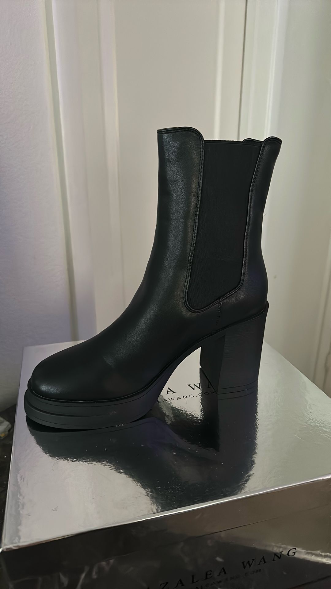 Black Ankles Boots