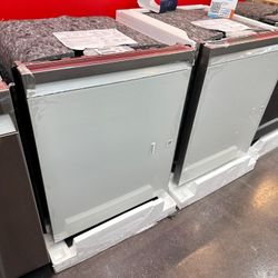BRAND NEW DISHWASHER